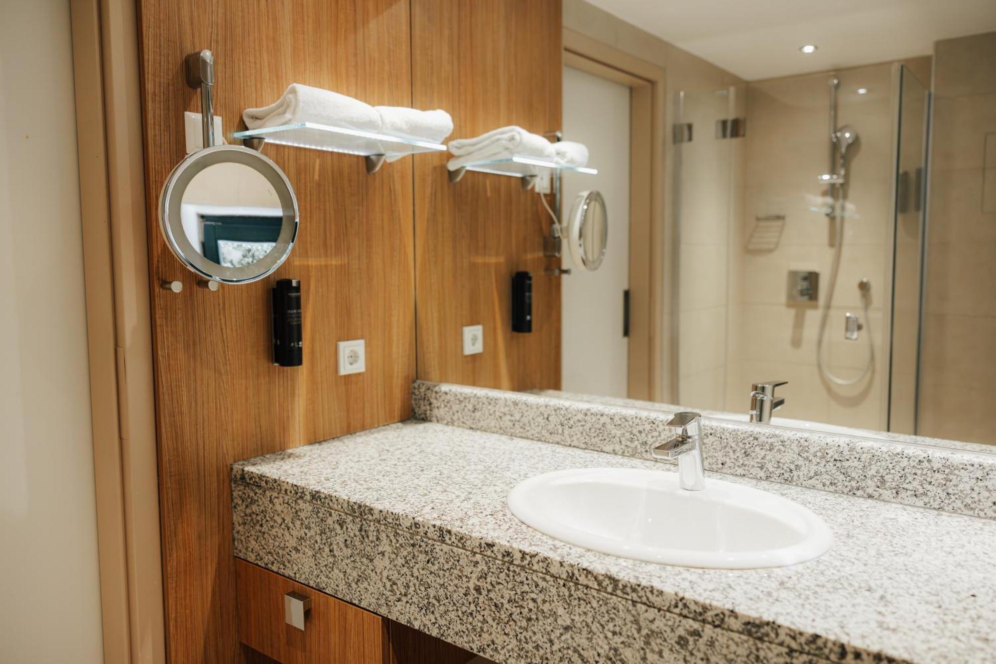 Family Room,1698844521:JPEG